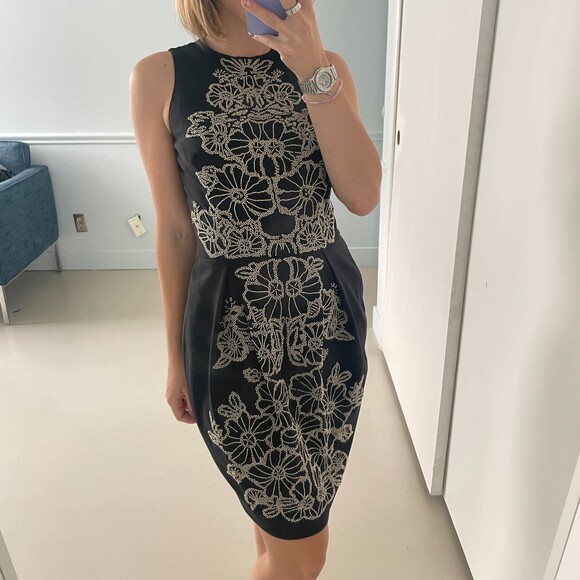 Nicole Miller Sleeveless Embroidered Floral Sheath Dress Black 4 - Picture 1 of 8
